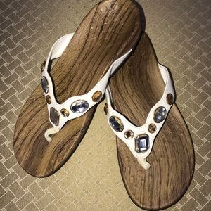 Vionic white embellished sandals sz 7